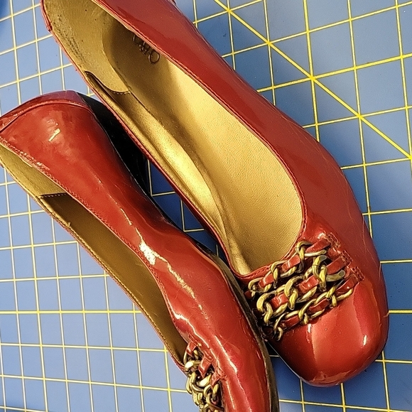 Cato Wine Metal Chain Accent Size 9 Pumps - Picture 6 of 6